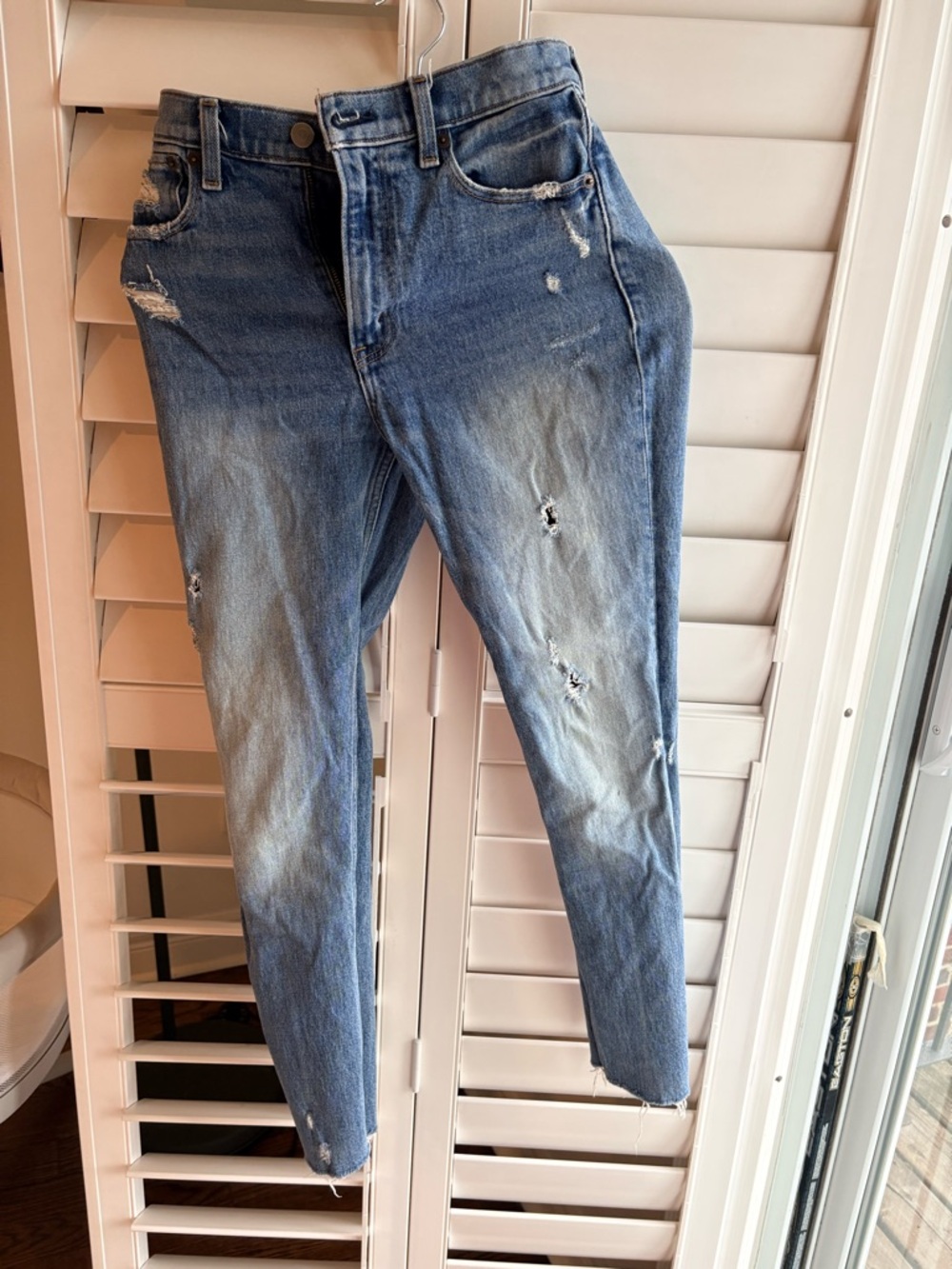 Abercrombie Women's Distressed Blue Denim Skinny Jeans